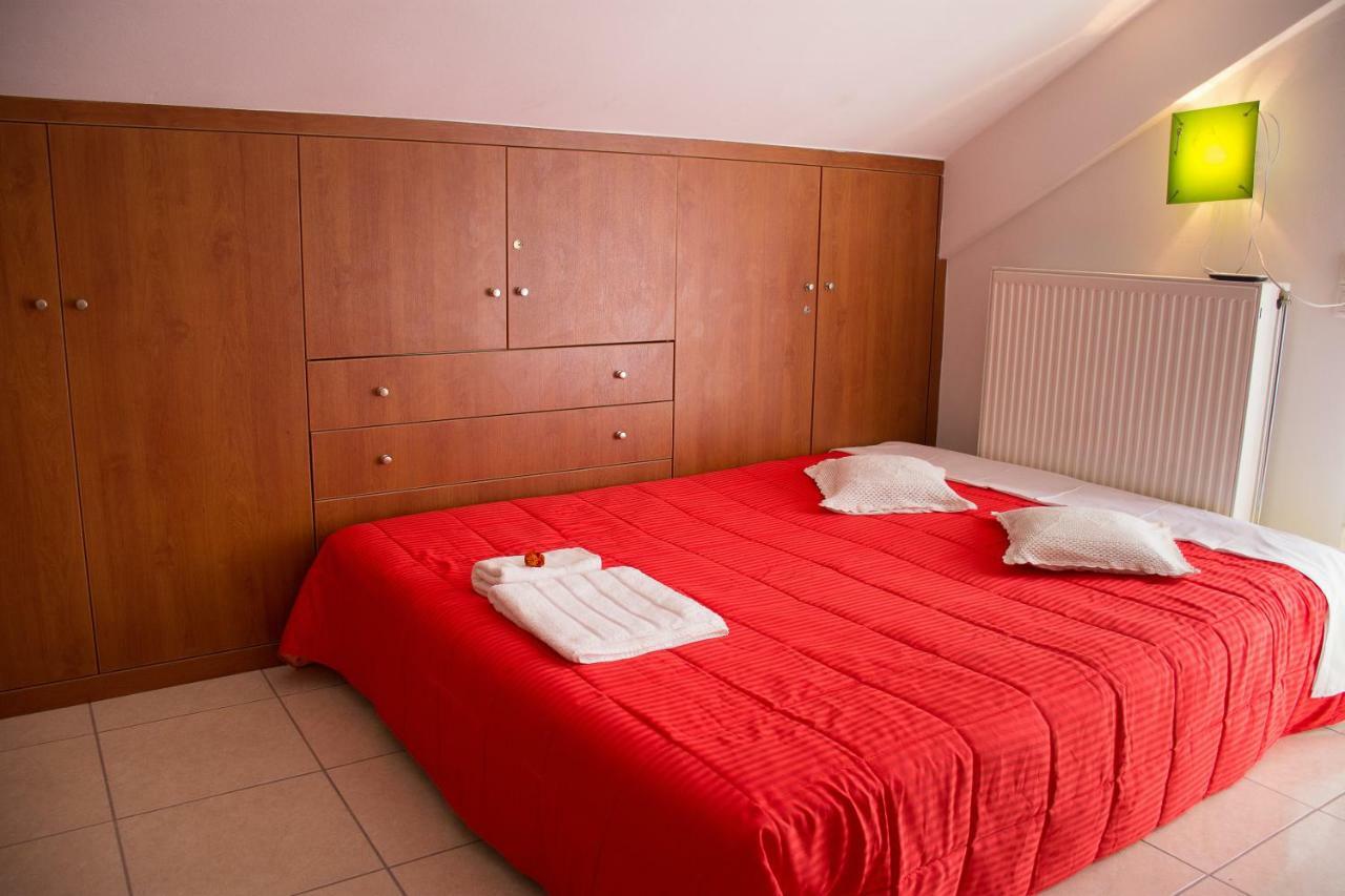 Cozy Maisonette Камена Вурла Екстериор снимка