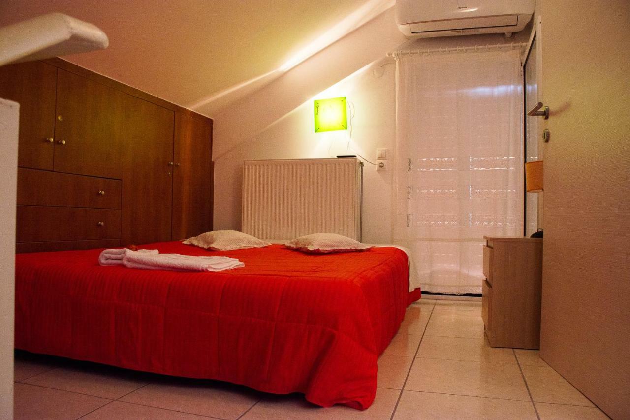 Cozy Maisonette Камена Вурла Екстериор снимка