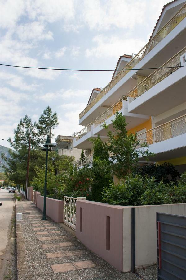 Cozy Maisonette Камена Вурла Екстериор снимка