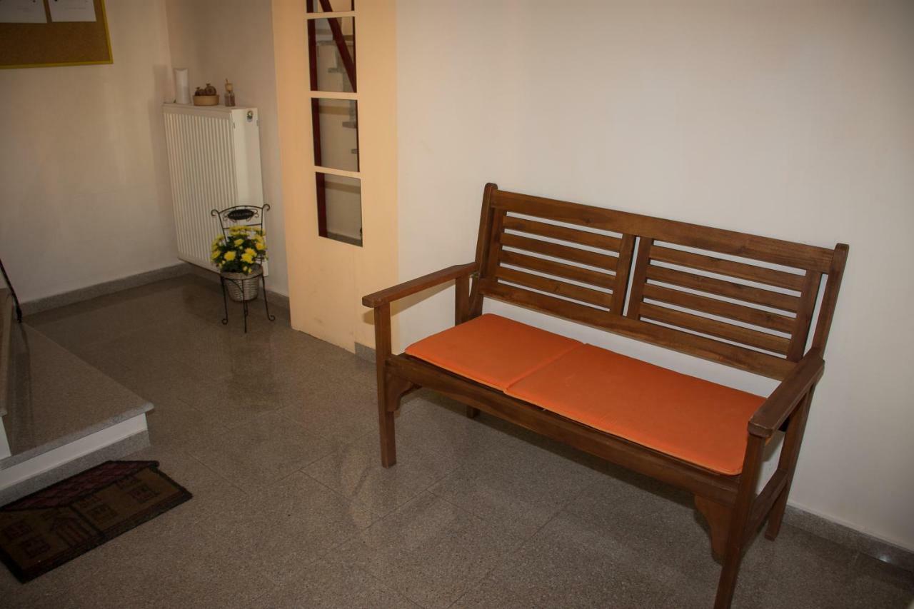 Cozy Maisonette Камена Вурла Екстериор снимка