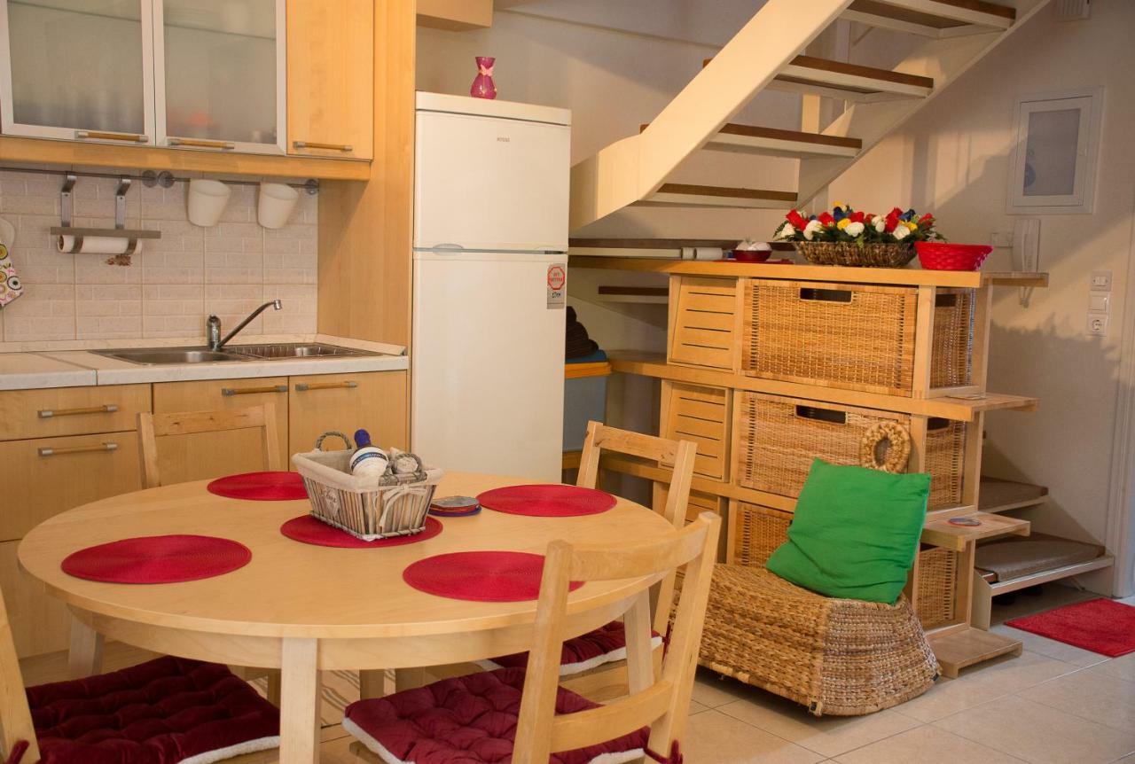 Cozy Maisonette Камена Вурла Екстериор снимка