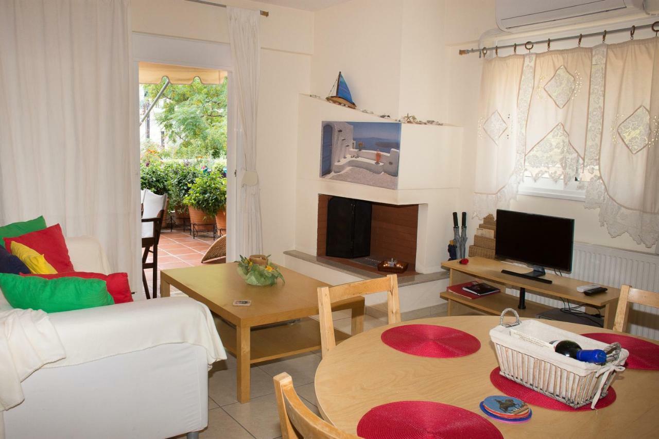 Cozy Maisonette Камена Вурла Екстериор снимка
