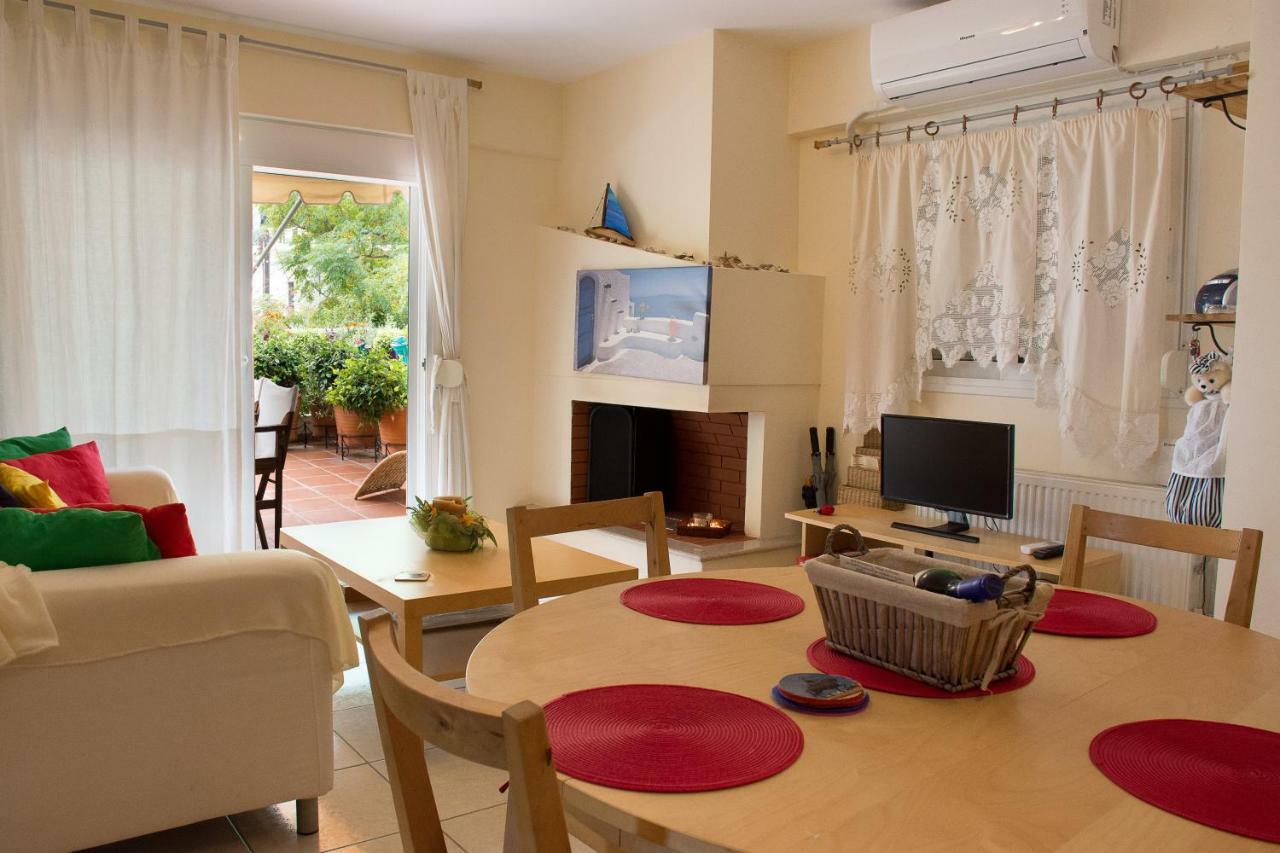Cozy Maisonette Камена Вурла Екстериор снимка